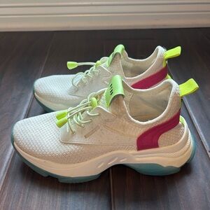 Steve Madden NY 90‎ "Myles" Myles01SI Ladies Sz. 6
